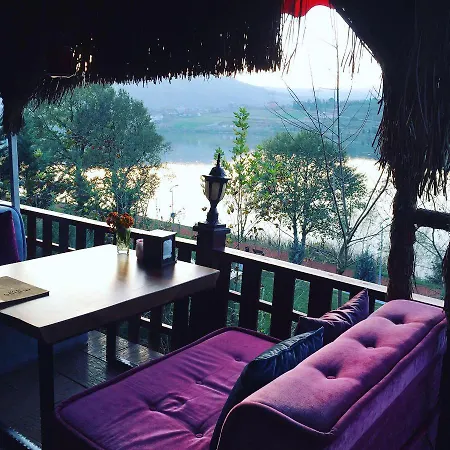Gurme Goelevi Hotel *